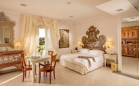 Arcom Palace